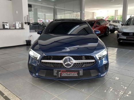 MERCEDES-BENZ A 200 Sedan , Foto 2