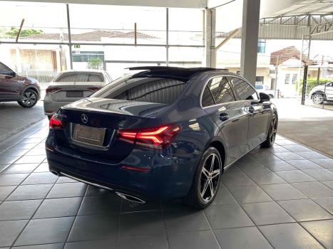 MERCEDES-BENZ A 200 Sedan , Foto 4