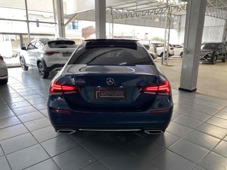 MERCEDES-BENZ A 200 Sedan , Foto 5