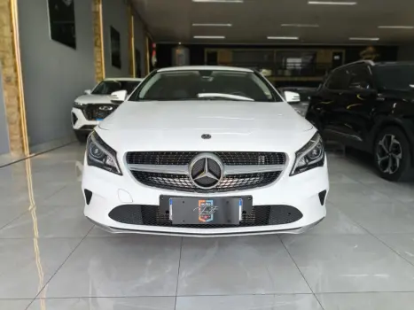 MERCEDES-BENZ CLA 180 , Foto 2