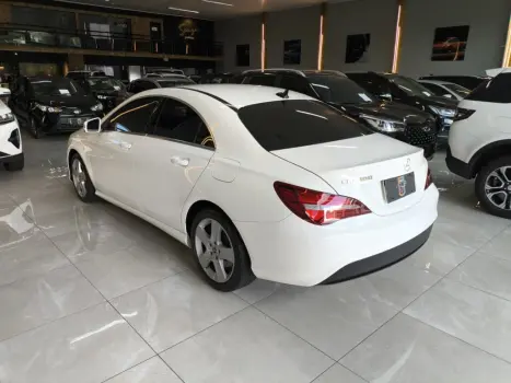 MERCEDES-BENZ CLA 180 , Foto 6