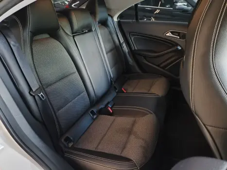 MERCEDES-BENZ CLA 180 , Foto 8