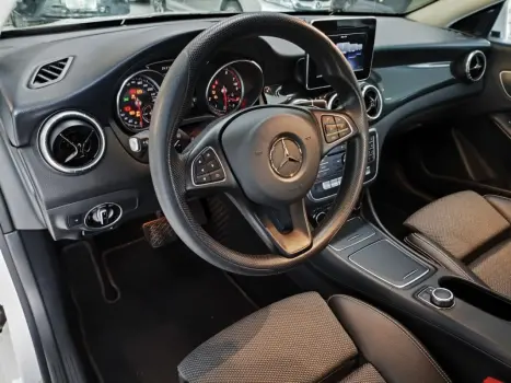 MERCEDES-BENZ CLA 180 , Foto 11