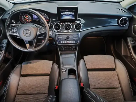MERCEDES-BENZ CLA 180 , Foto 12