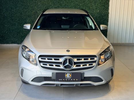 MERCEDES-BENZ GLA 200 1.6 16V 4P FLEX CGI STYLE TURBO AUTOM�TICO, Foto 2