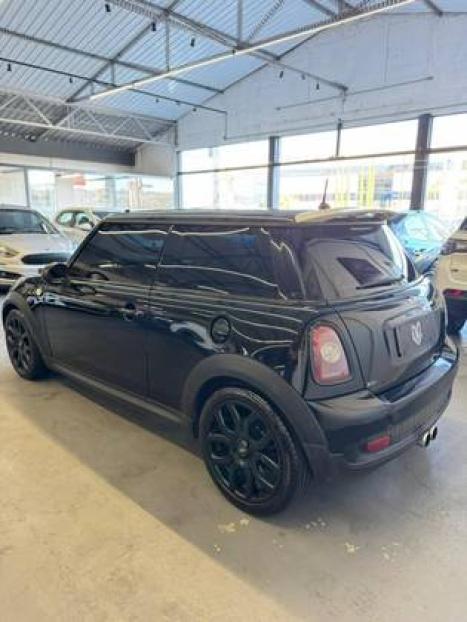 MINI Cooper 1.6 16V S TURBO AUTOM�TICO, Foto 5