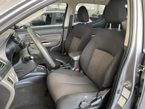 MITSUBISHI L 200 Triton , Foto 9