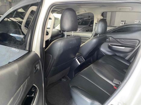 MITSUBISHI L 200 Triton 2.4 16V SPORT HPE 4X4 CABINE DUPLA TURBO DIESEL AUTOM�TICO, Foto 10