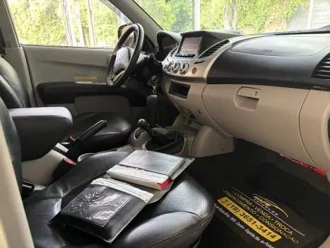 MITSUBISHI L 200 Triton 3.2 16V HPE 4X4 CABINE DUPLA TURBO DIESEL INTERCOOLER AUTOM�TICO, Foto 19