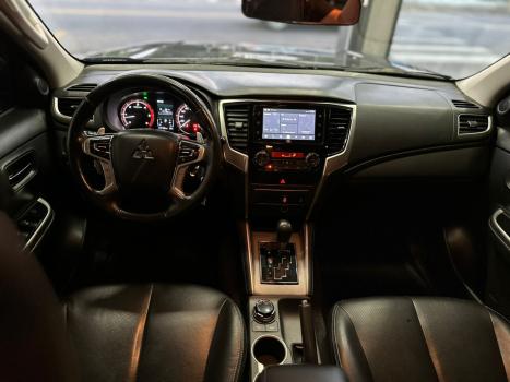 MITSUBISHI L 200 Triton 2.4 16V SPORT HPE 4X4 CABINE DUPLA TURBO DIESEL AUTOM�TICO, Foto 11