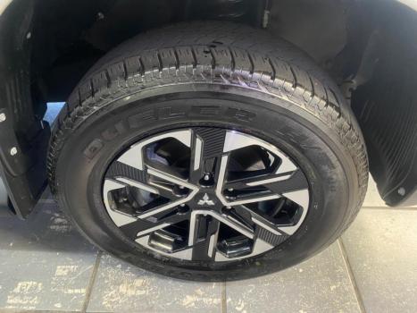 MITSUBISHI L 200 Triton 2.4 16V SPORT HPE 4X4 CABINE DUPLA TURBO DIESEL AUTOM�TICO, Foto 7