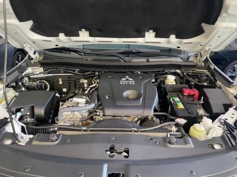 MITSUBISHI L 200 Triton 2.4 16V SPORT HPE 4X4 CABINE DUPLA TURBO DIESEL AUTOM�TICO, Foto 14