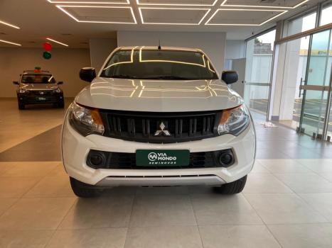 MITSUBISHI L 200 Triton 2.4 16V SPORT GLS CABINE DUPLA TURBO DIESEL, Foto 2