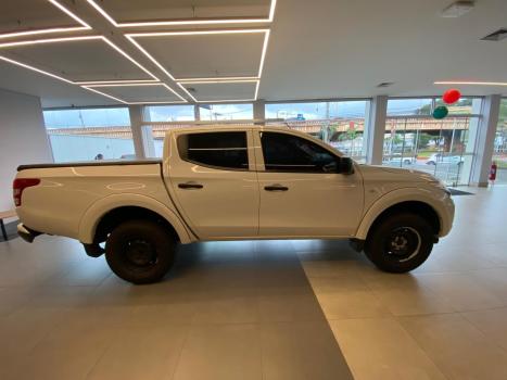 MITSUBISHI L 200 Triton 2.4 16V SPORT GLS CABINE DUPLA TURBO DIESEL, Foto 5