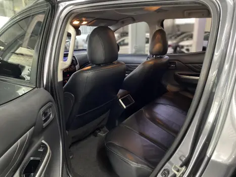 MITSUBISHI L 200 Triton , Foto 10
