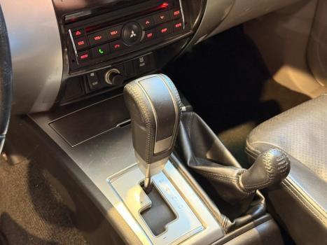 MITSUBISHI Pajero 3.5 V6 24V 4P FLEX HPE 4X4 AUTOM�TICO, Foto 17