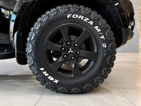 MITSUBISHI Pajero Dakar 3.2 16V 4P HPE 4X4  7 LUGARES TURBO INTECOOLER DIESEL AUTOM�TICO, Foto 12