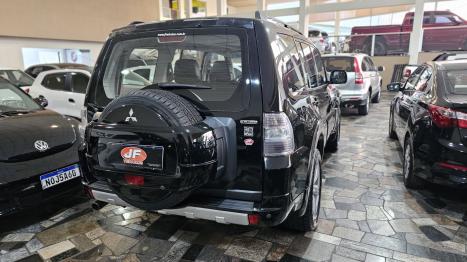 MITSUBISHI Pajero Full 3.8 V6 24V 4P HPE 4X4 AUTOMÁTICO, Foto 4 MITSUBISHI Pajero Full 3.8 V6 24V 4P HPE 4X4 AUTOMÁTICO, Foto 4