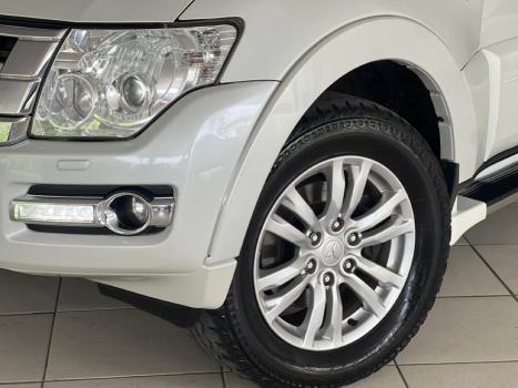 MITSUBISHI Pajero Full 3.2 16V HPE 4X4 TURBO DIESEL INTERCOOLER AUTOM�TICO, Foto 4