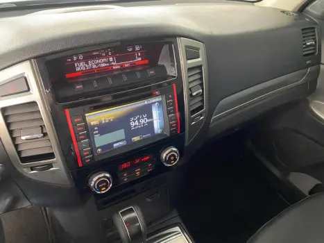 MITSUBISHI Pajero Full 3.2 16V 4P HPE 4X4 TURBO DIESEL AUTOM�TICO, Foto 9