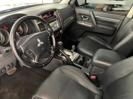 MITSUBISHI Pajero Full 3.2 16V 4P HPE 4X4 TURBO DIESEL AUTOM�TICO, Foto 11