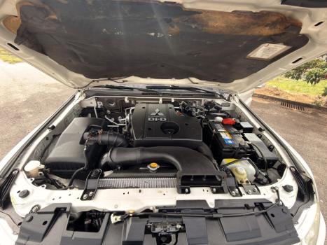 MITSUBISHI Pajero Full 3.2 16V 4P HPE 4X4 TURBO DIESEL AUTOMÁTICO, Foto 8