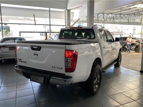 NISSAN Frontier 2.3 16V LE 4X4 CABINE DUPLA BI-TURBO DIESEL AUTOMÁTICO, Foto 4 NISSAN Frontier 2.3 16V LE 4X4 CABINE DUPLA BI-TURBO DIESEL AUTOMÁTICO, Foto 4