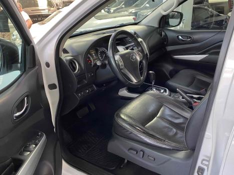 NISSAN Frontier 2.3 16V LE 4X4 CABINE DUPLA BI-TURBO DIESEL AUTOMÁTICO, Foto 8 NISSAN Frontier 2.3 16V LE 4X4 CABINE DUPLA BI-TURBO DIESEL AUTOMÁTICO, Foto 8