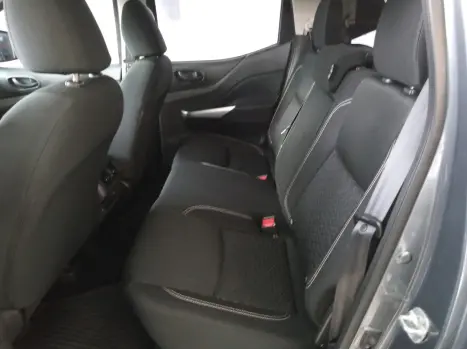 NISSAN Frontier 2.3 ATTACK CABINE DUPLA 4X4 BI-TURBO DIESEL AUTOM�TICO, Foto 12