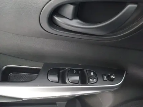 NISSAN Frontier 2.3 ATTACK CABINE DUPLA 4X4 BI-TURBO DIESEL AUTOM�TICO, Foto 13