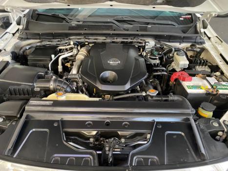 NISSAN Frontier 2.3 16V LE 4X4 CABINE DUPLA BI-TURBO DIESEL AUTOM�TICO, Foto 17
