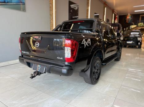 NISSAN Frontier 2.3 ATTACK CABINE DUPLA 4X4 BI-TURBO DIESEL AUTOM�TICO, Foto 3