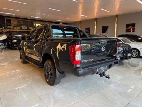 NISSAN Frontier 2.3 ATTACK CABINE DUPLA 4X4 BI-TURBO DIESEL AUTOM�TICO, Foto 4