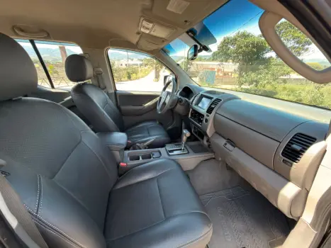 NISSAN Frontier 2.5 SEL 4X4 TURBO DIESEL CABINE DUPLA AUTOMÁTICO, Foto 3