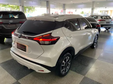 NISSAN Kicks 1.6 16V 4P FLEXSTART SENSE XTRONIC AUTOM�TICO CVT, Foto 4