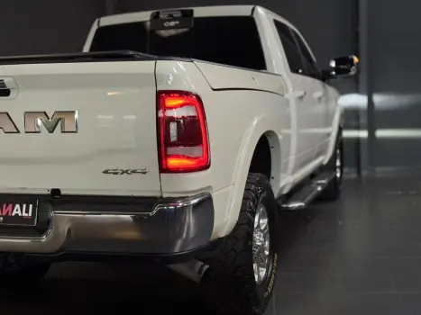 RAM 2500 6.7 I6 24V SLT CABINE DUPLA TURBO DIESEL LARAMIE 4X4 AUTOMTICO, Foto 8