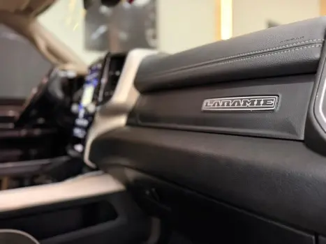 RAM 2500 6.7 I6 24V SLT CABINE DUPLA TURBO DIESEL LARAMIE 4X4 AUTOM�TICO, Foto 10