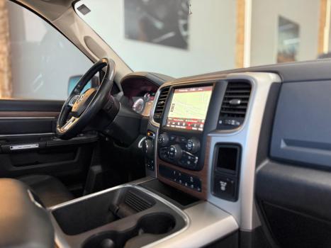 RAM Classic 5.7 V8 32V 4P HEMI LARAMIE AUTOM�TICO, Foto 10