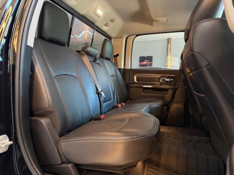 RAM Classic 5.7 V8 32V 4P HEMI LARAMIE AUTOM�TICO, Foto 13