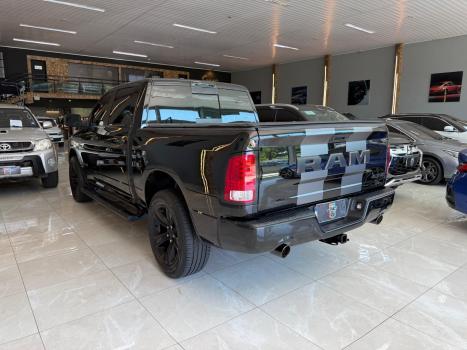 RAM Classic 5.7 V8 32V 4P HEMI LARAMIE NIGHT EDITION AUTOMÁTICO, Foto 4