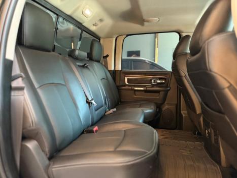RAM Classic 5.7 V8 32V 4P HEMI LARAMIE NIGHT EDITION AUTOMÁTICO, Foto 13