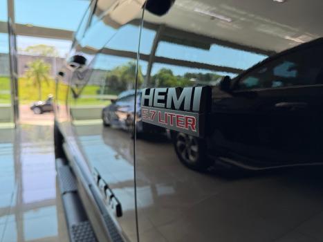 RAM Classic 5.7 V8 32V 4P HEMI LARAMIE NIGHT EDITION AUTOMÁTICO, Foto 14