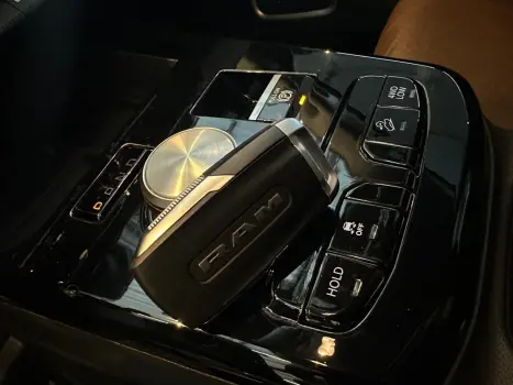 RAM Rampage 2.0 4P HURRICANE 4 TURBO LARAMIE 4X4 AUTOM�TICO, Foto 4