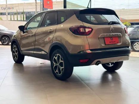 RENAULT Captur 1.3 16V 4P FLEX TCE ICONIC TURBO X-TRONIC AUTOM�TICO CVT, Foto 5