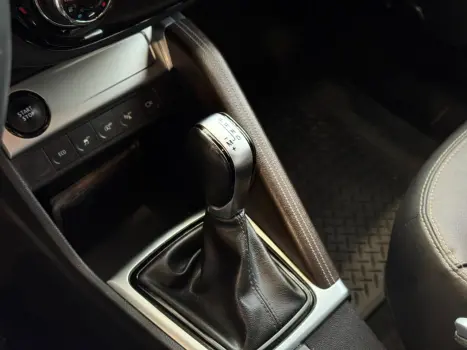 RENAULT Captur 1.3 16V 4P FLEX TCE ICONIC TURBO X-TRONIC AUTOM�TICO CVT, Foto 15