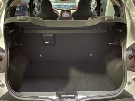 RENAULT Kwid 1.0 12V 4P SCE FLEX OUTSIDER, Foto 12