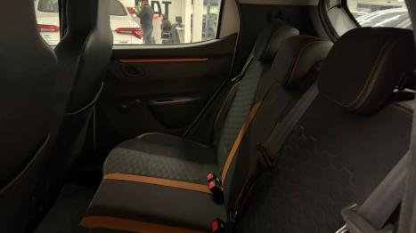 RENAULT Kwid 1.0 12V 4P SCE FLEX OUTSIDER, Foto 17