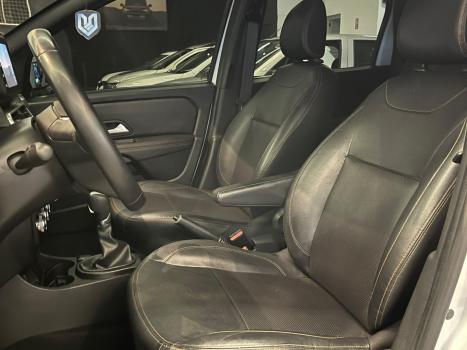 RENAULT Oroch 1.3 16V 4P OUTSIDER TURBO TCe AUTOMÁTICO CVT, Foto 13