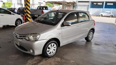 TOYOTA Etios Hatch 1.5 16V 4P FLEX XS AUTOMTICO, Foto 3
