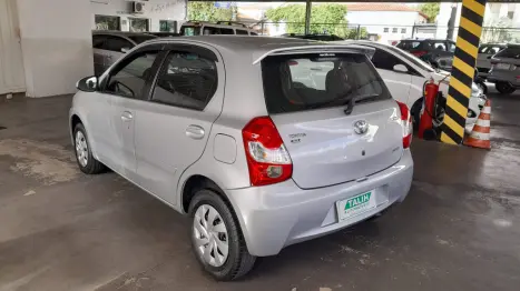 TOYOTA Etios Hatch 1.5 16V 4P FLEX XS AUTOMTICO, Foto 8